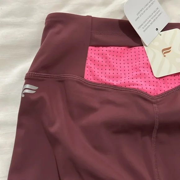 Dark pink and neon Fabletics leggings - Picture 6 of 13